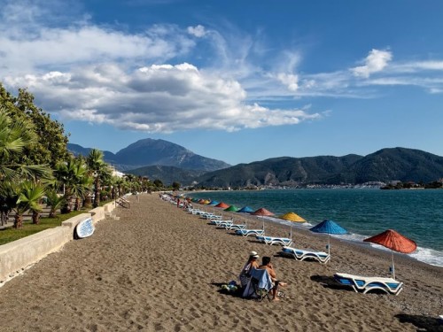 Фото выбираем курорт в Турции - Fethiye, пляж курорта Фетхие. Горящие туры в Турцию из Украины