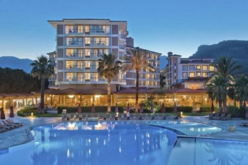 Фото территория вечером в AKKA Alinda Hotel 5*: рейтинг лучших отелей курорта Кемер, Турция от турагентства SeredinaLeta