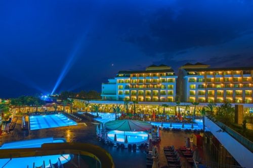 Фото вечерняя подстветка территории Port Nature Luxury Resort Hotel&Spа 5*: рейтинг лучших отелей курорта Белек, Турция от турагентства SeredinaLeta