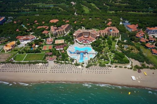 Фото территория пляжа с высоты Magic Life Waterworld Imperial 5*: рейтинг лучших отелей курорта Белек, Турция от турагентства SeredinaLeta