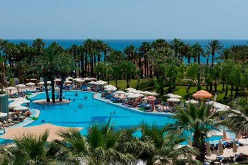 Фото территория с бассейном Otium Hotel Seven Seas 5*: рейтинг лучших отелей курорта Сиде, Турция от турагентства SeredinaLeta